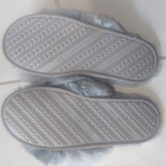 LC Lauren Conrad Gray Slippers - Picture 2 of 2